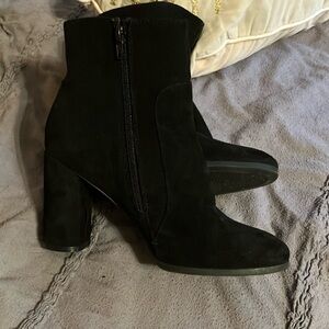 Forever 21 Black Heeled Boots with Side Zipper